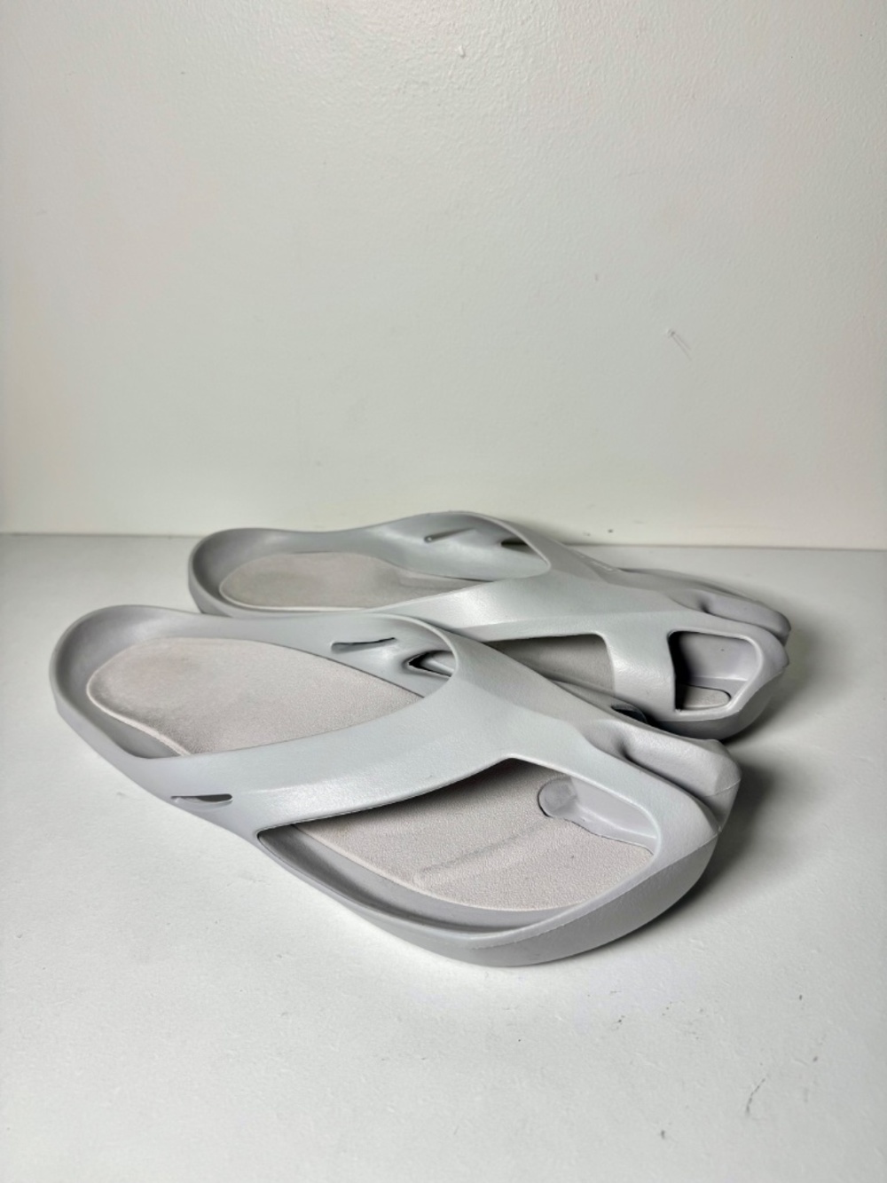 Ccilu TELIC Recovery Gray Comfort Sandals Lightweight Unisex Size M10 W8
